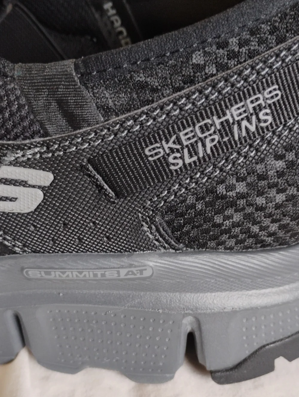 Skechers Men's Black Sz 11.5 Slip-ins Air-Cooled Memory Foam Summits AT